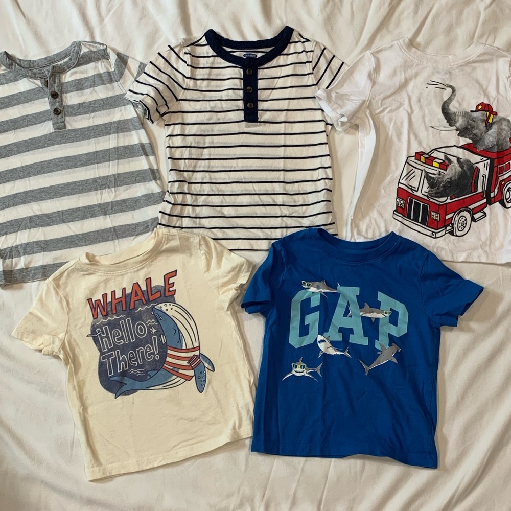 3t gap and old navy T-shirt bundle